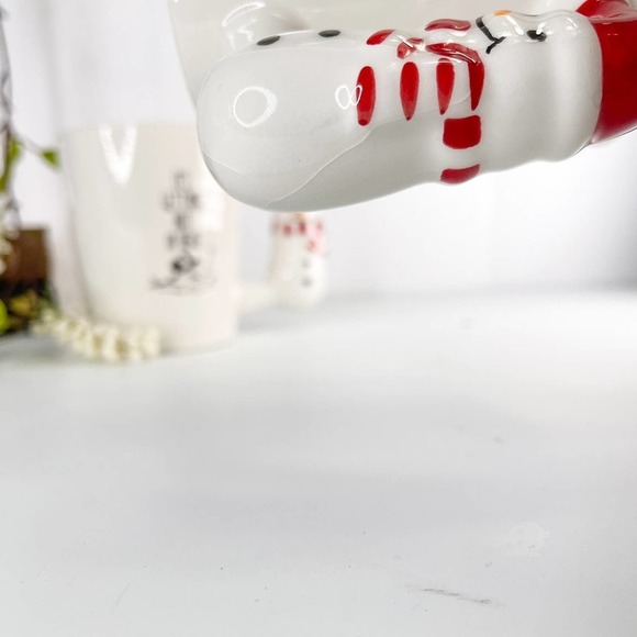 Holiday Cheer Funny Mug "Its Getting' Hot in Here" Snowmen in Santa Suits on the - Picture 3 of 5